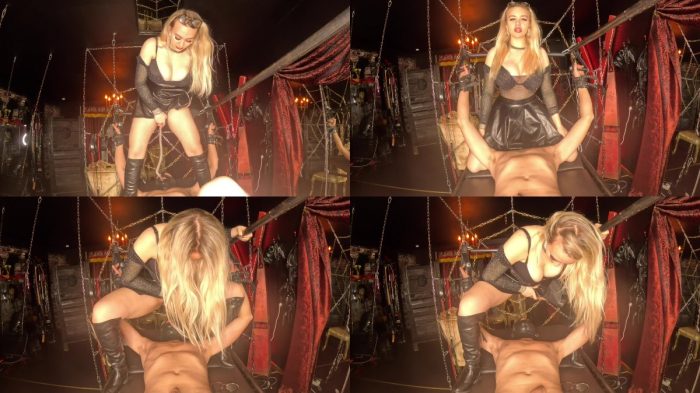 Queen Of Bdsm – I Piss In The Latex Pig’s Mouth!