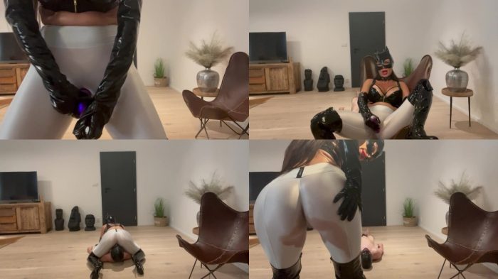 LADY NIKITA – Toilet Slave Form My Domination Pussy
