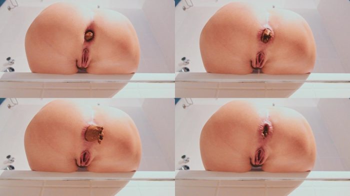 MiaRoxxx – 151 Bathtube shit and piss