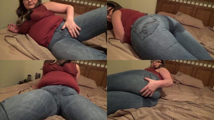 Bed jeans pee