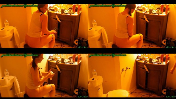 GoddessValeria – Goddess Valeria Potty Pooping