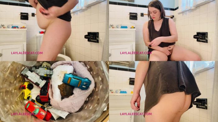 Layla Lee – Pooping on your toys