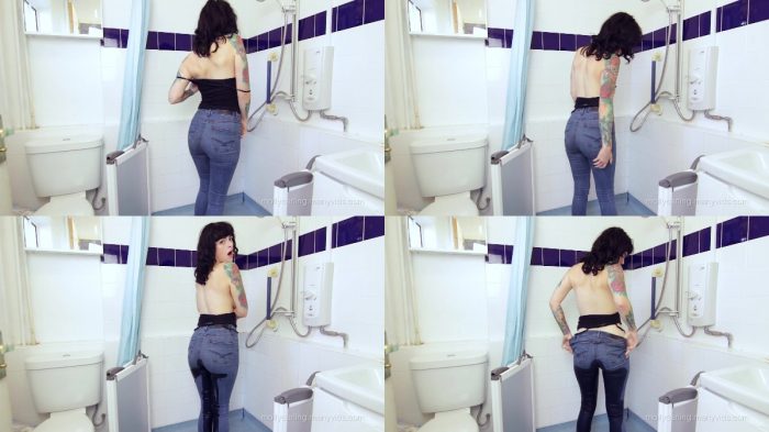 Molly Darling – Pissing In My Jeans From Behind