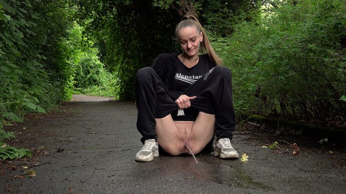Slim Pissing