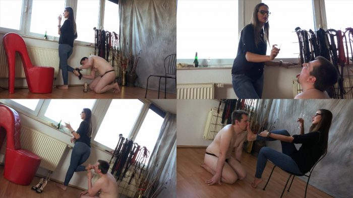 FemdomFoto – Lady Iveta – Worship At The Windows