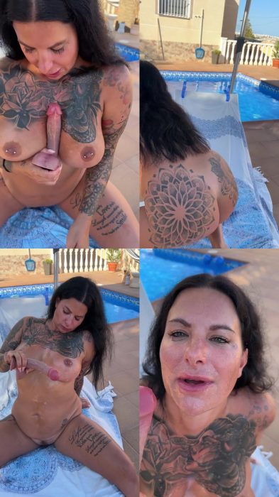 Inked-Kathy – Squirten am Pool und masturbiert vor den Nachbarn