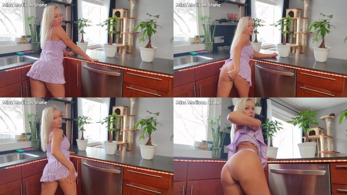 Blond Blaster – StepMommy Saved You Sexy Farts