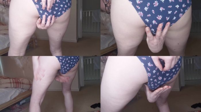 PooGirlSofia – Playing in blue panty mess