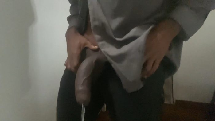 DESPERATE PISS AT THE OFFICE