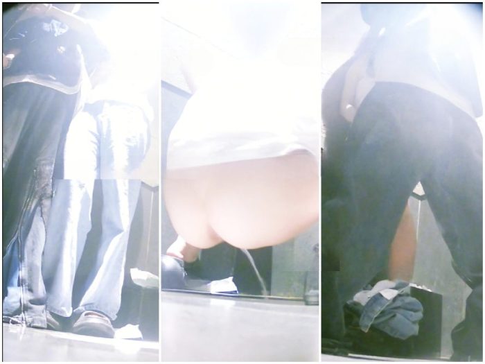 Public Restroom 美しい女性がトイレから出ようとしたとき、男が後ろから性行為を強要した。