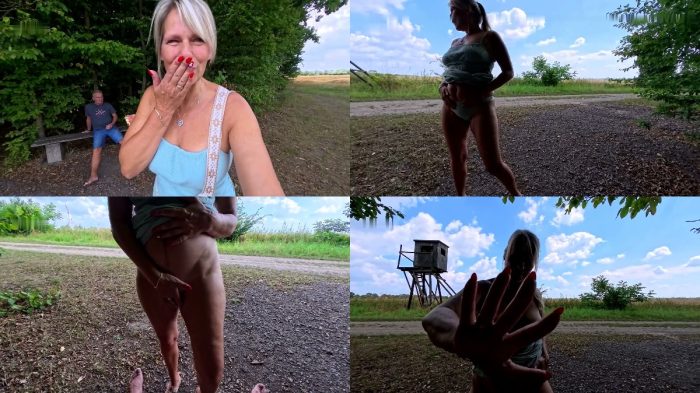 SweetSusiNRW – Spazierganger draussen Vollgepisst