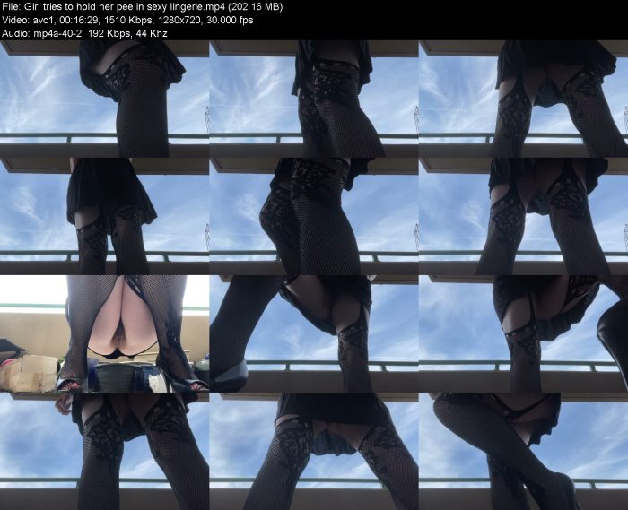 Girl tries to hold her pee in sexy lingerie | Pee | Kinkmixer