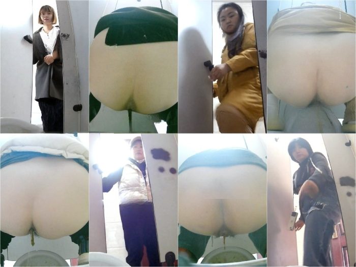 Girls on the Toilet 新たに流出したシリーズ❤️ 高校の女子トイレで、クラスメートが小便をしながら携帯電話を使用している様子を... | Toilet Voyeurism | Kinkmixer