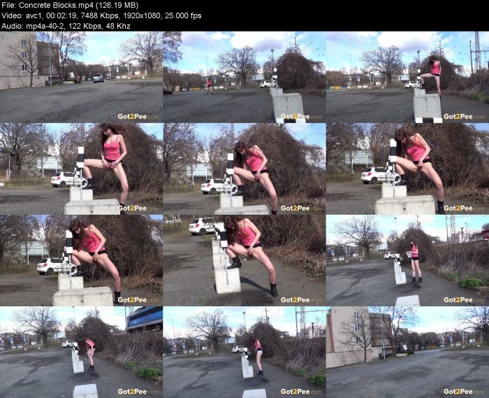 Concrete Blocks | Pee | Kinkmixer