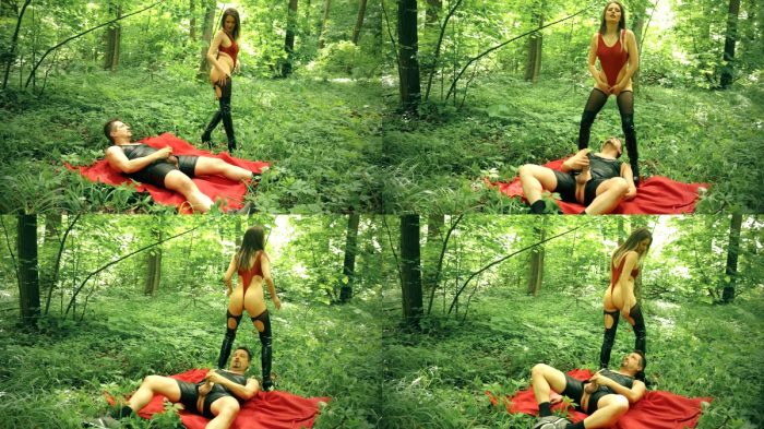 NoirQueenie – Tease And Denial Cleaning My Mud From The Boots Outdoor