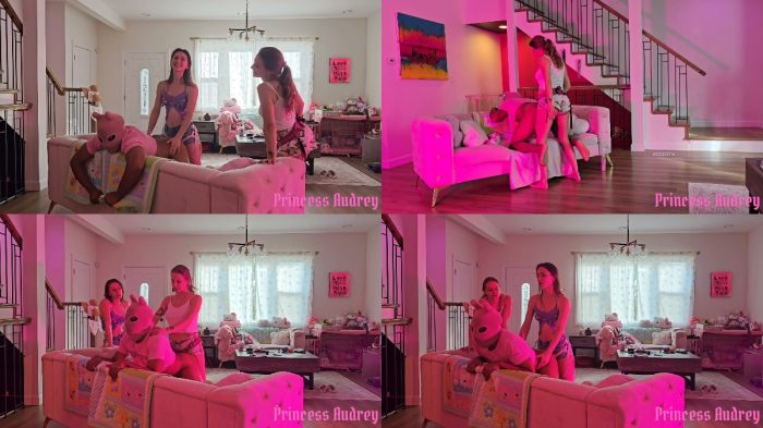 Princess Audrey and Princess Honey – Two Pegging Princess